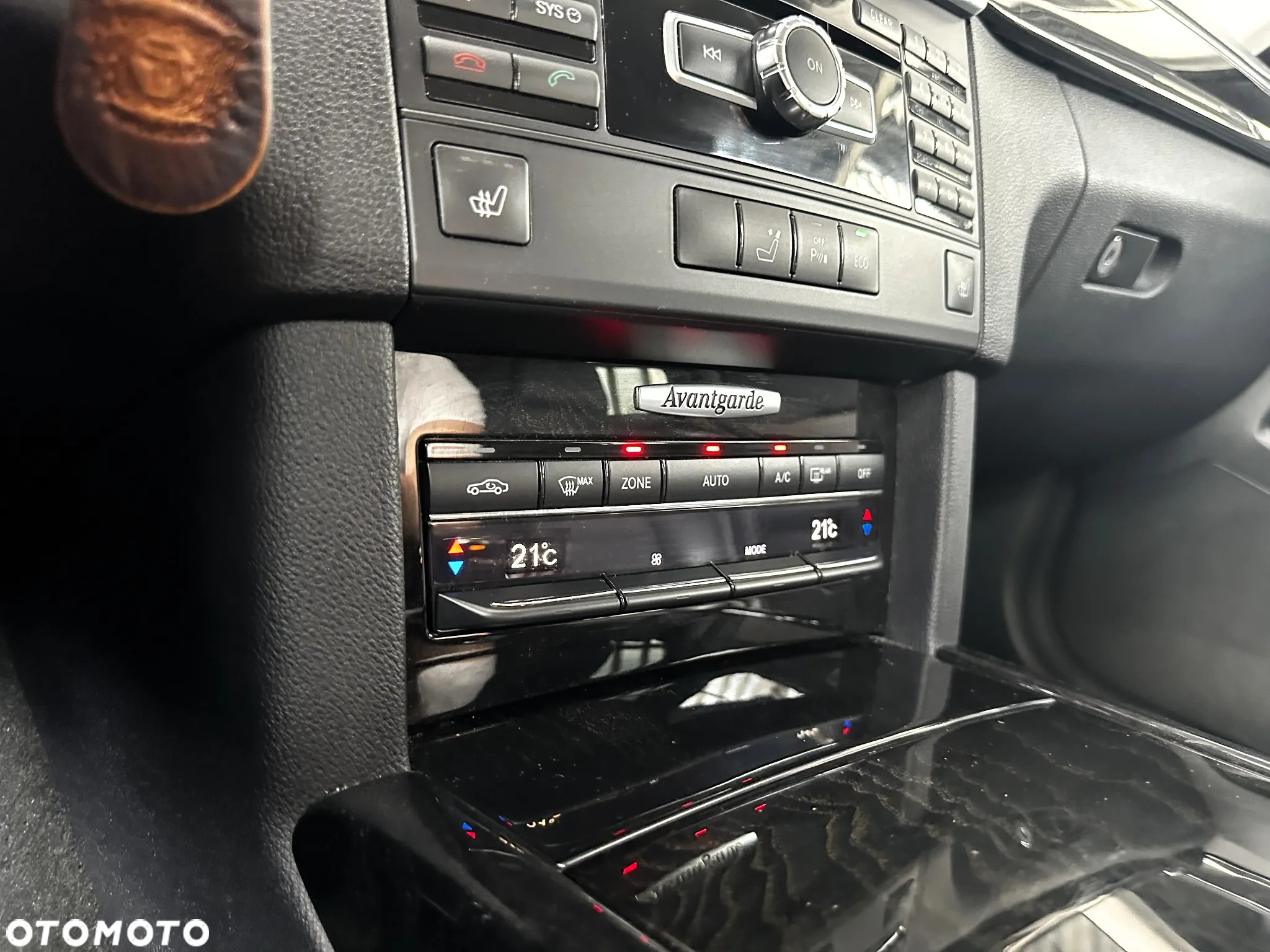 Mercedes-Benz Klasa E 200 T CGI BlueEFFICIENCY 7G-TRONIC Avantgarde - 21