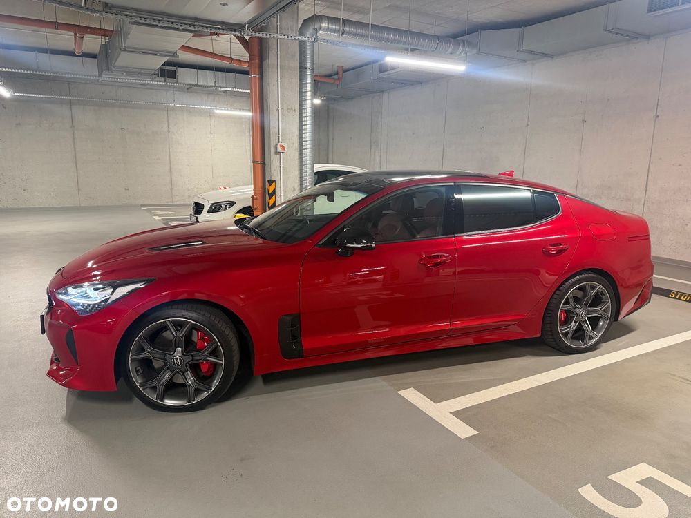 Kia Stinger - 1