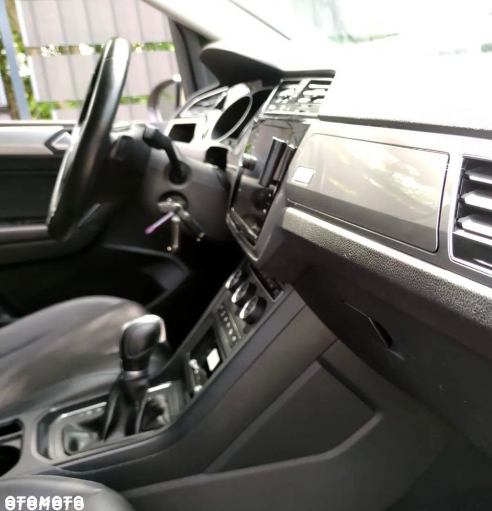 Volkswagen Touran - 13