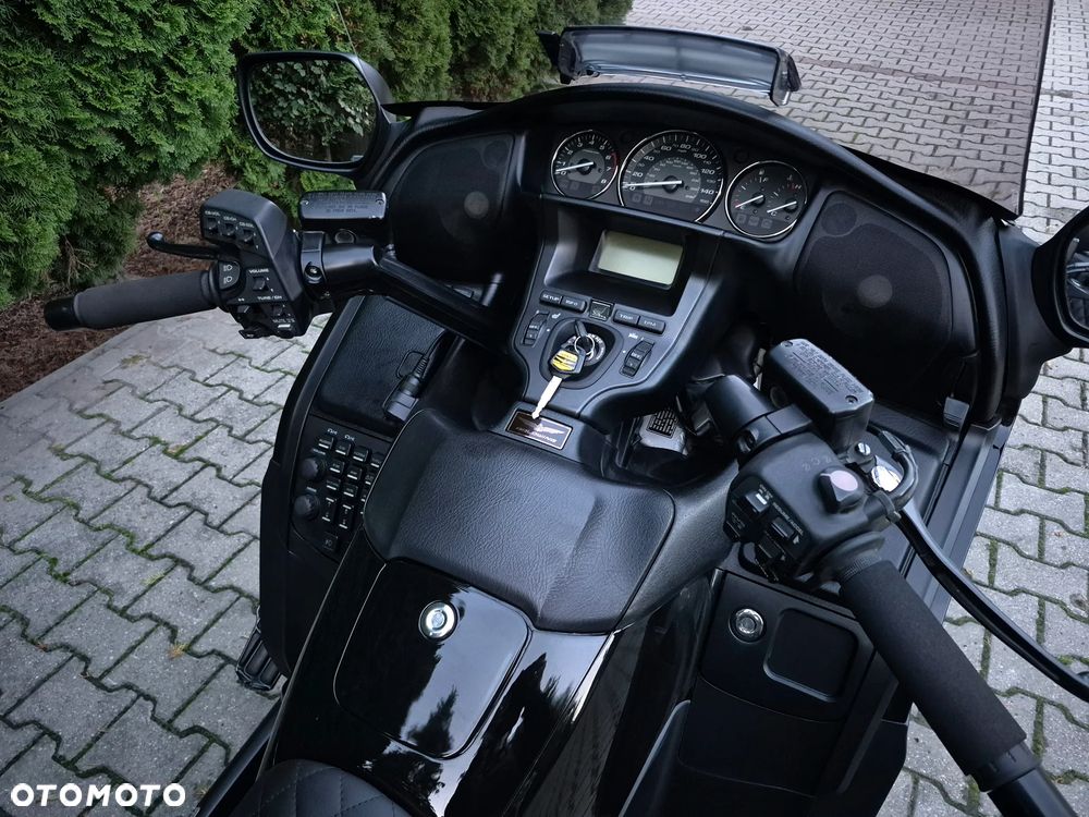 Honda GL - 24