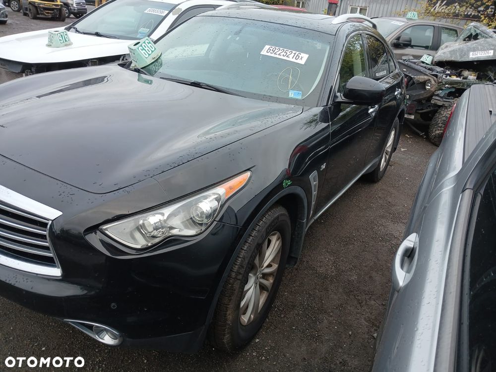 Infiniti QX70 - 18