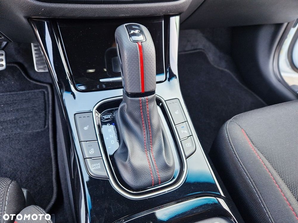 Hyundai i30 1.5 T-GDI 48V-Hybrid DCT Advantage - 26