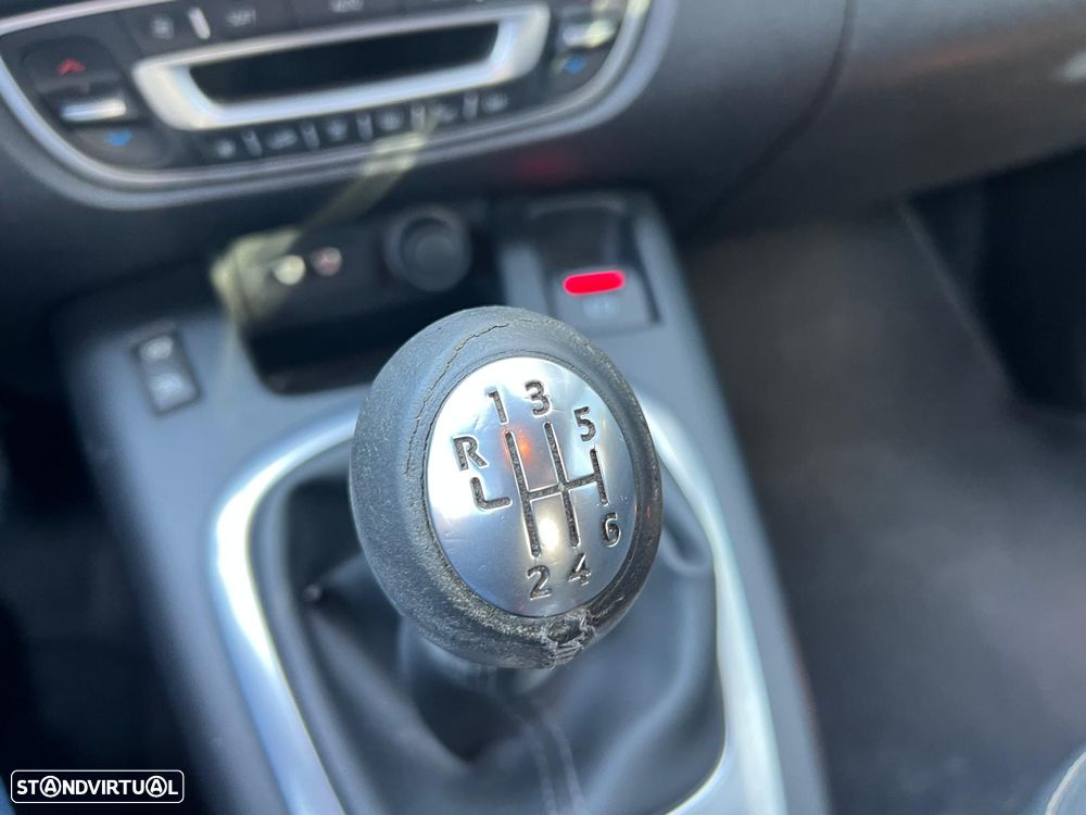 Renault Scénic 1.9 dCi FAP Dynamique - 14