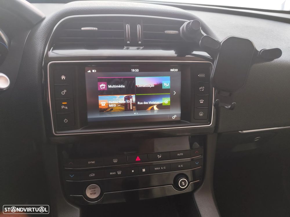 Jaguar F-Pace 2.0 i4D Pure - 8