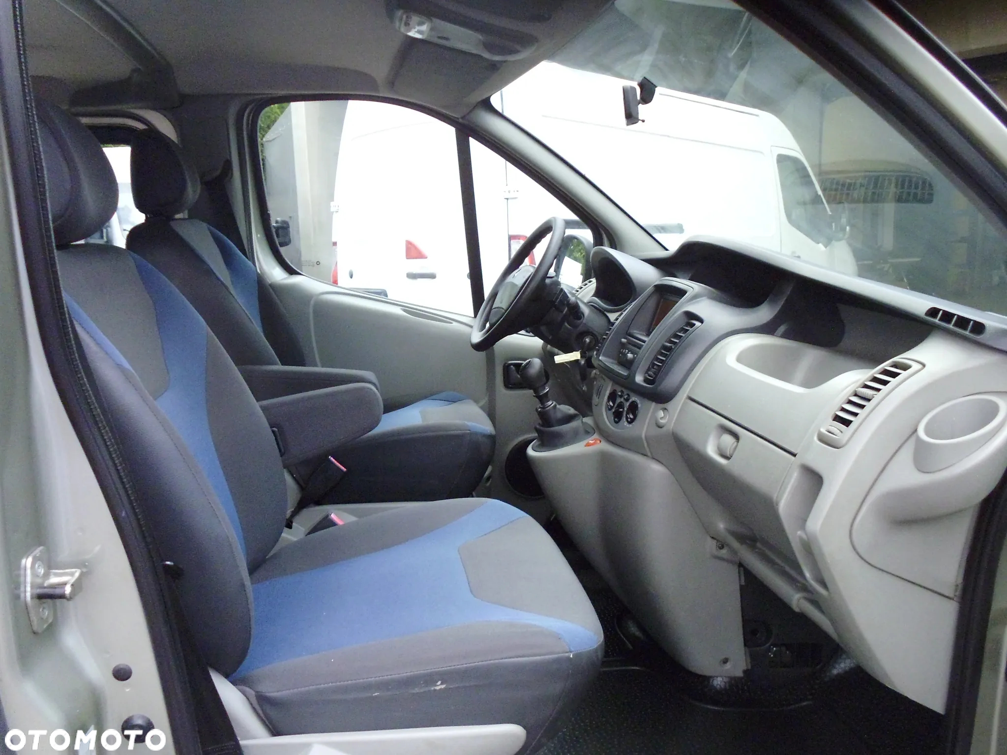 Renault TRAFIC - 13