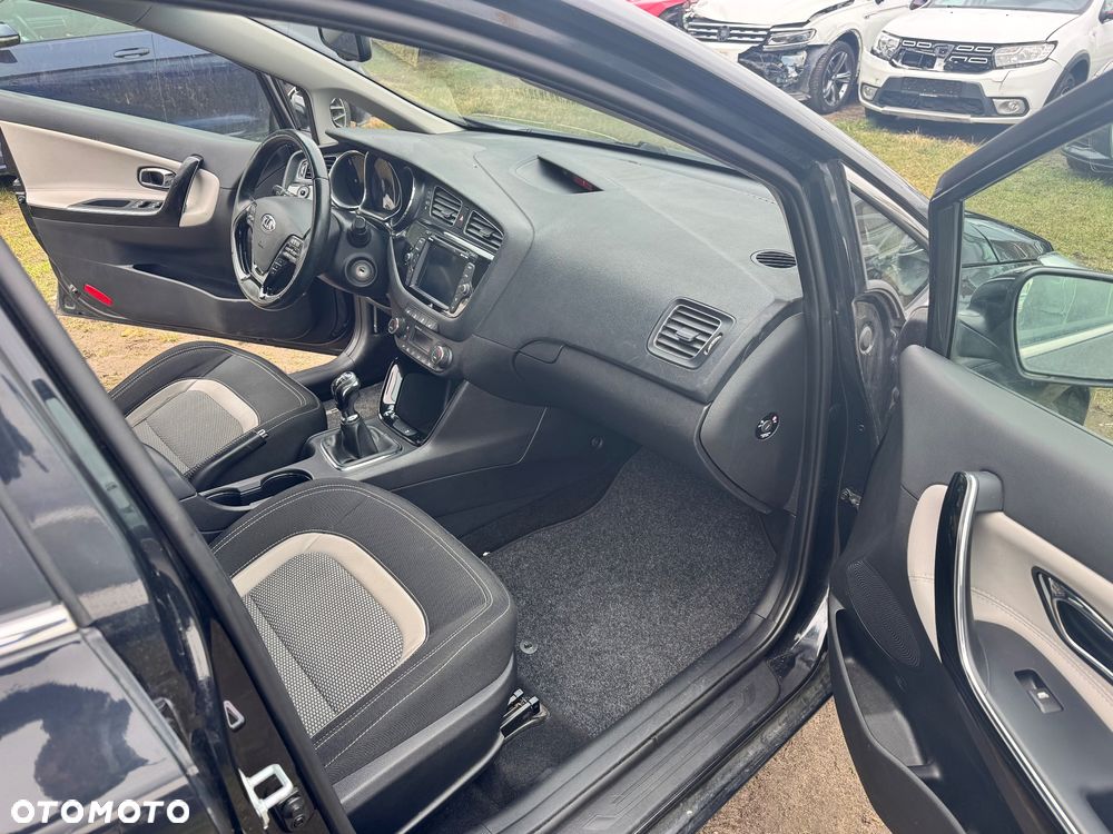 Kia Ceed 1.4 CVVT ISG Dream Team Edition - 26