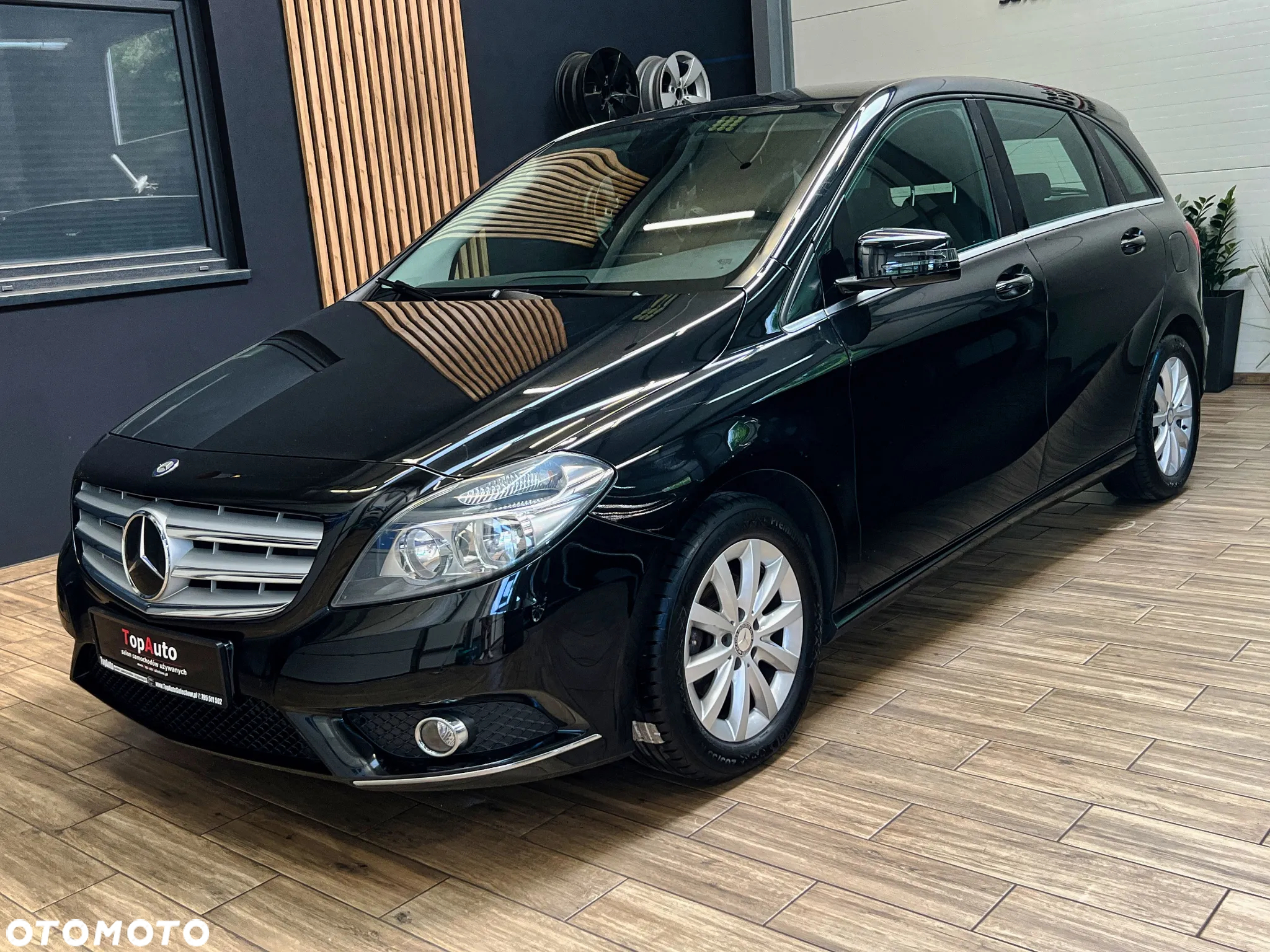 Mercedes-Benz Klasa B 180 Edition - 12