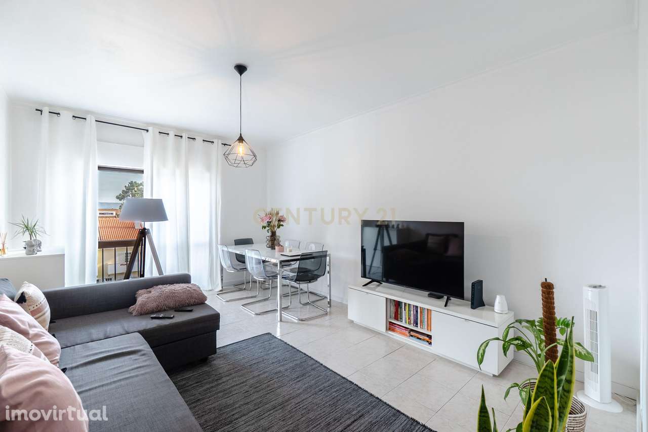 Apartamento T2 Quinta do Conde I com Vista Panorâmica - Grande imagem: 2/16