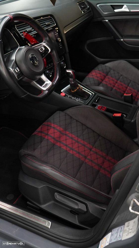 VW Golf GTI TCR 2.0 TSI OPF DSG - 11