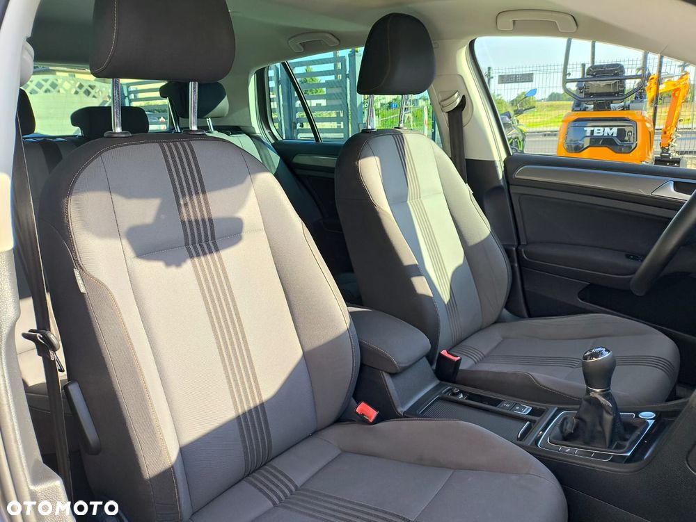 Volkswagen Golf - 18