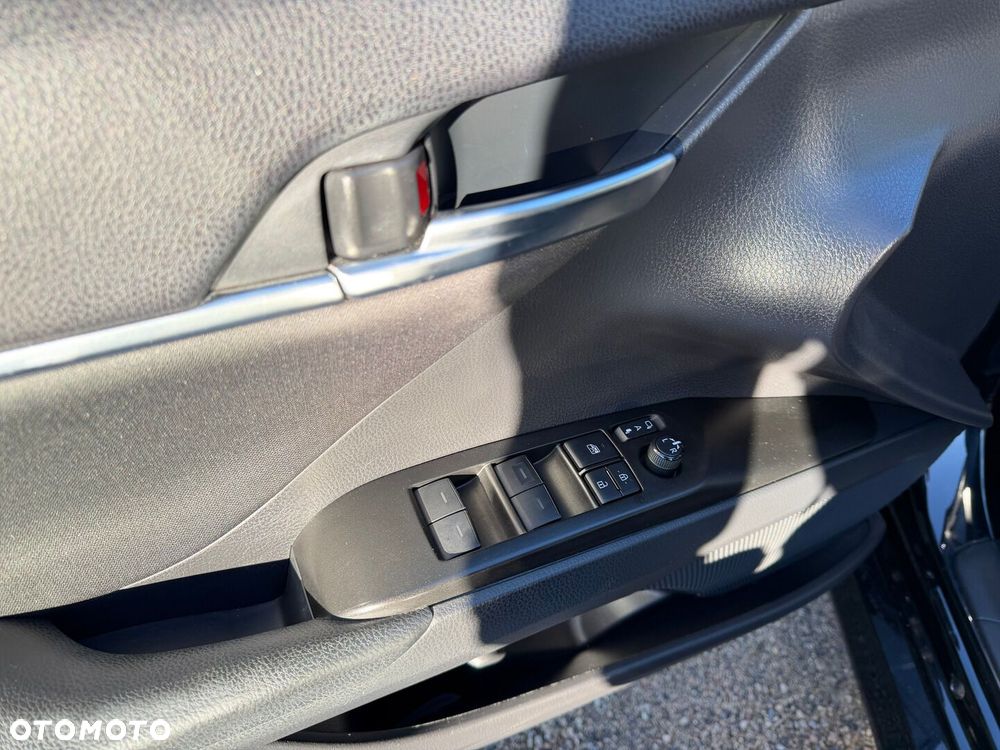 Toyota Camry 2.5 Hybrid Comfort CVT - 22