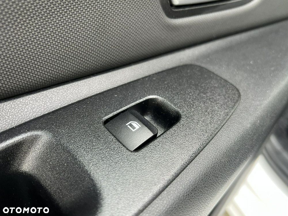 Hyundai Elantra - 28