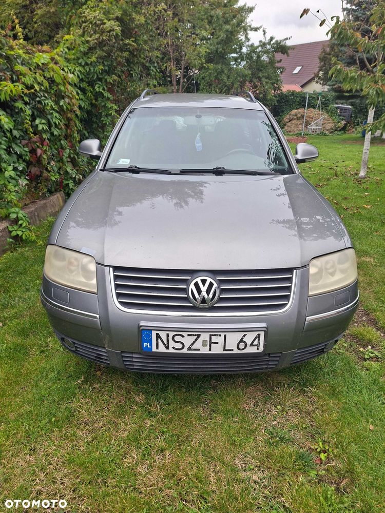 Volkswagen Passat - 1