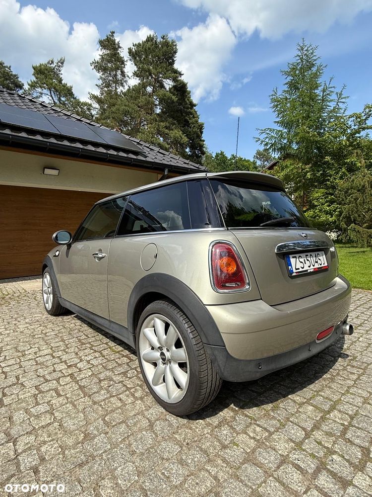 MINI Cooper Standard - 4