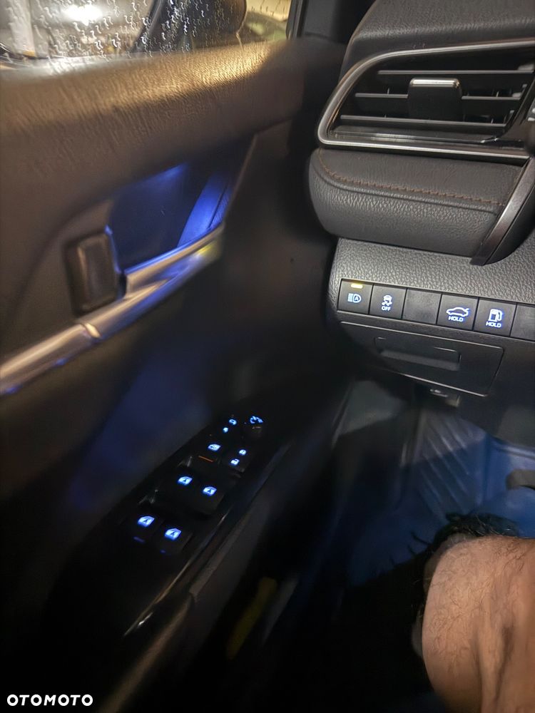 Toyota Camry 2.5 Hybrid Comfort CVT - 19