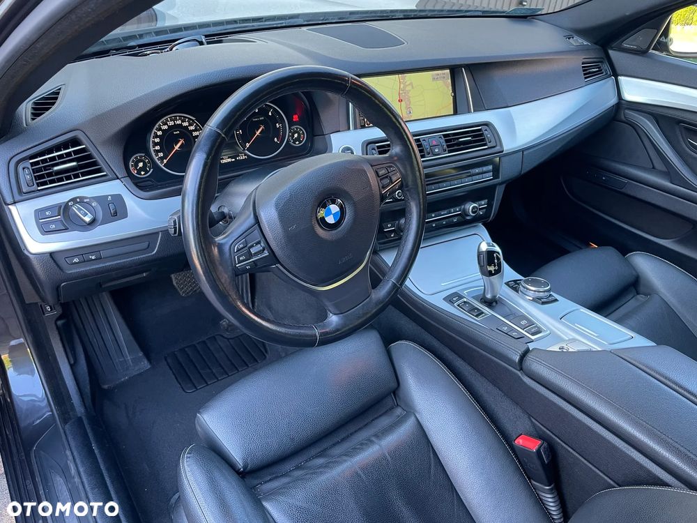 BMW Seria 5 520d xDrive - 12