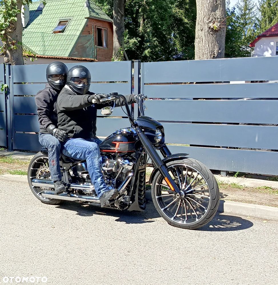 Harley-Davidson Softail Breakout - 2