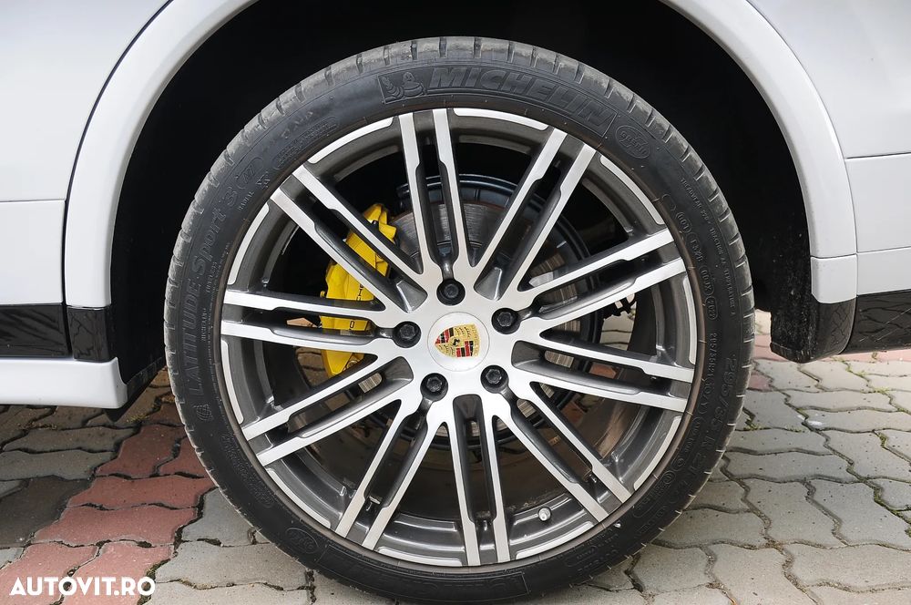 Porsche Cayenne 3.0TD TipTronic - 35