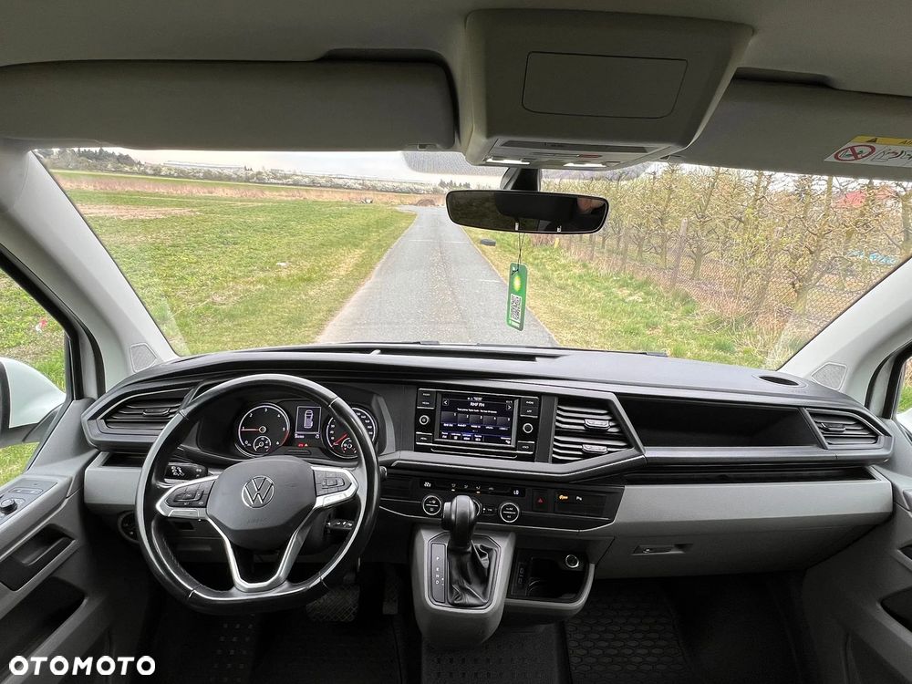 Volkswagen Caravelle - 9