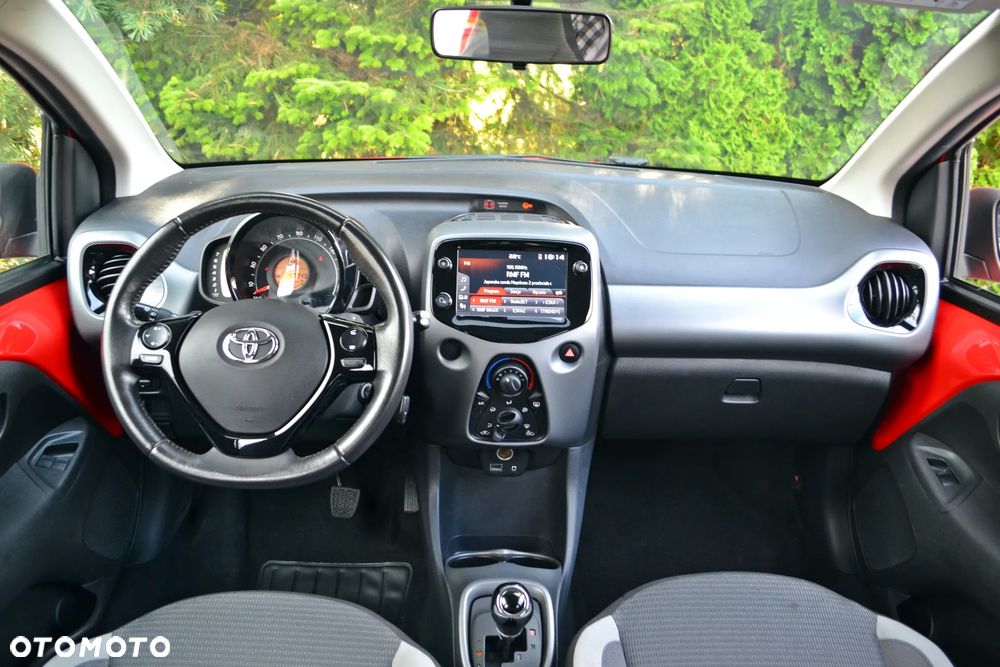 Toyota Aygo x.shift x-play connect - 20