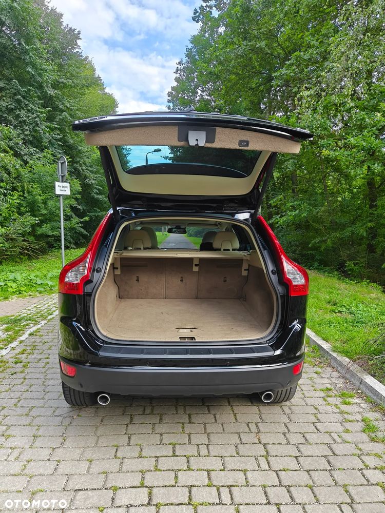 Volvo XC 60 2.4D AWD Momentum - 8
