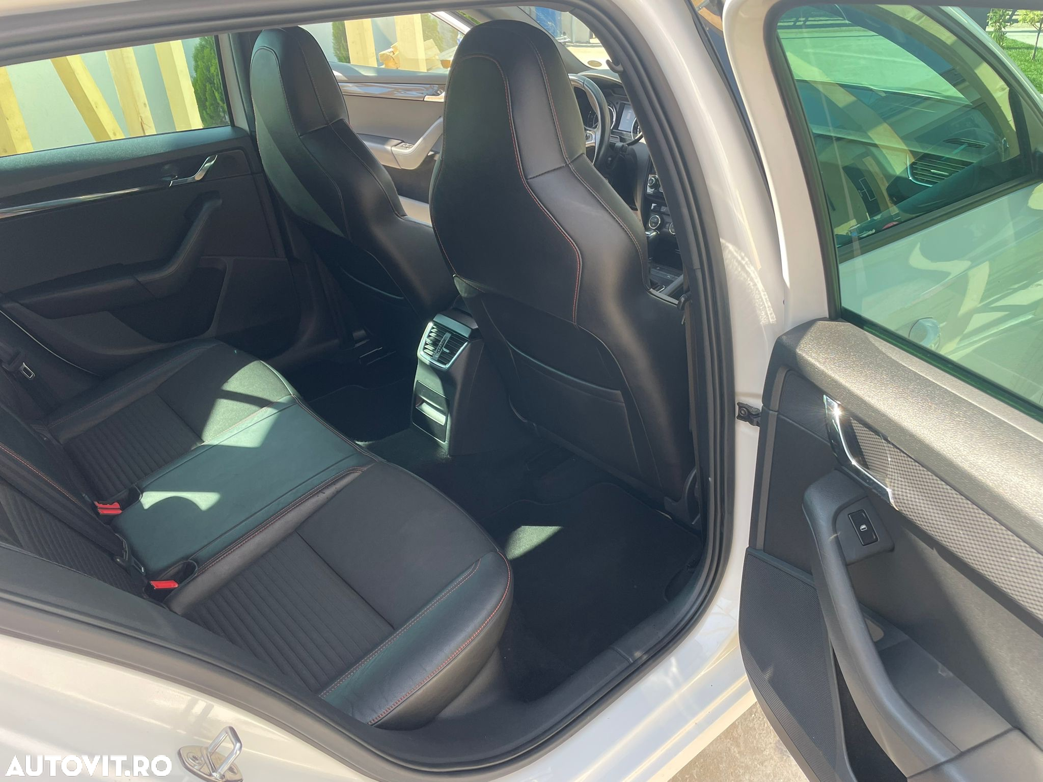 Skoda Octavia 2.0 TDI (Green tec) DSG RS - 8