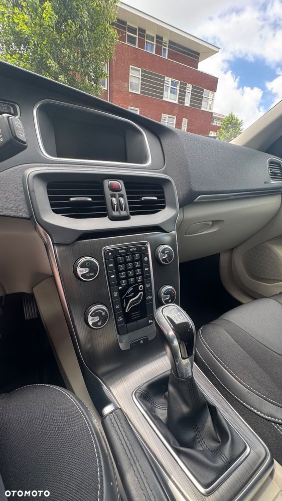 Volvo V40 D2 Momentum - 19
