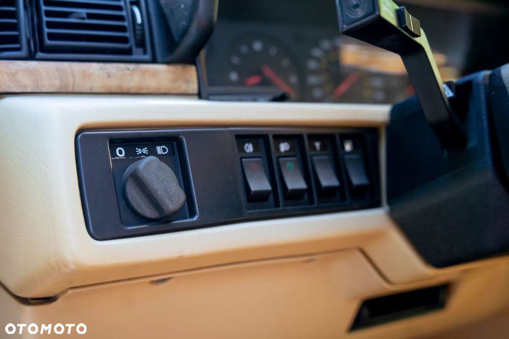 Volvo 780 - 36