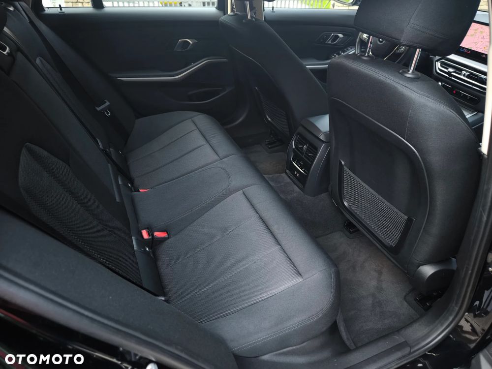 BMW Seria 3 - 23