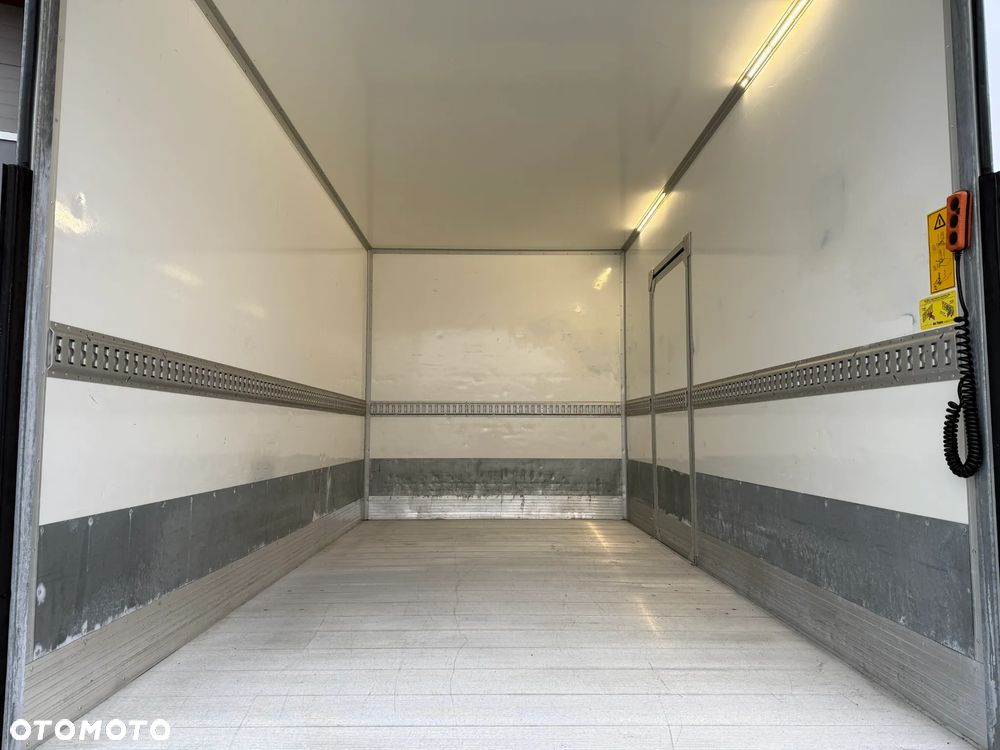 Iveco Daily Izoterma Winda - 10