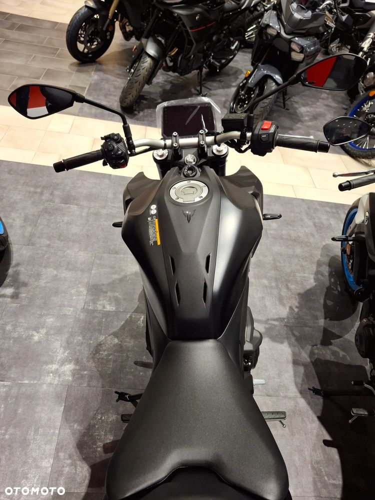 Yamaha MT - 27
