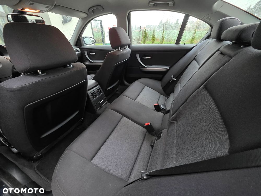 BMW Seria 3 318i - 22
