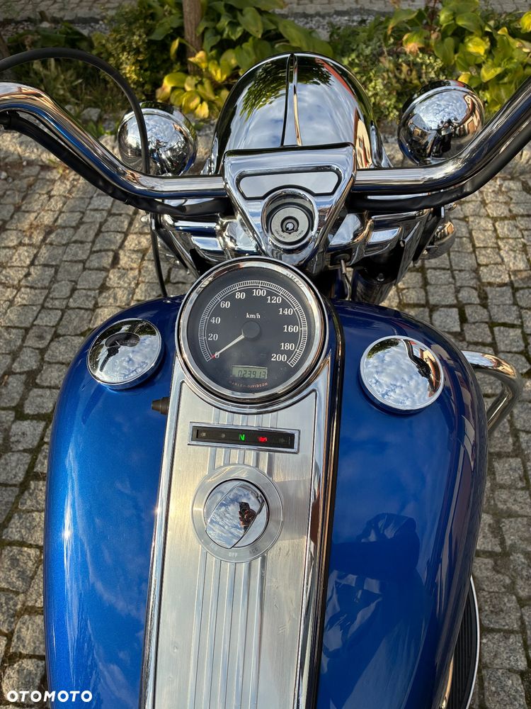 Harley-Davidson Touring Road King - 2