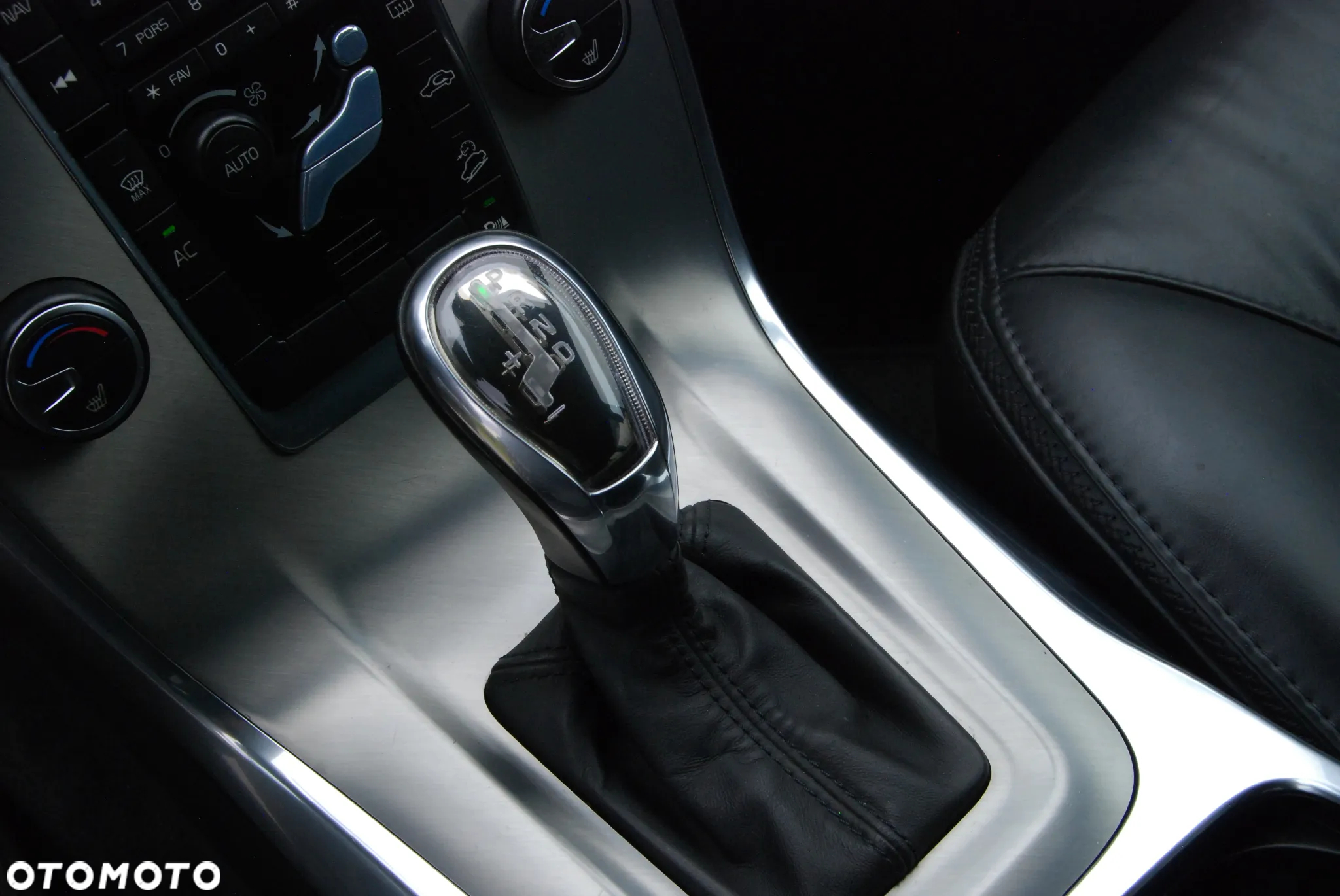 Volvo XC 70 D5 AWD Summum - 34