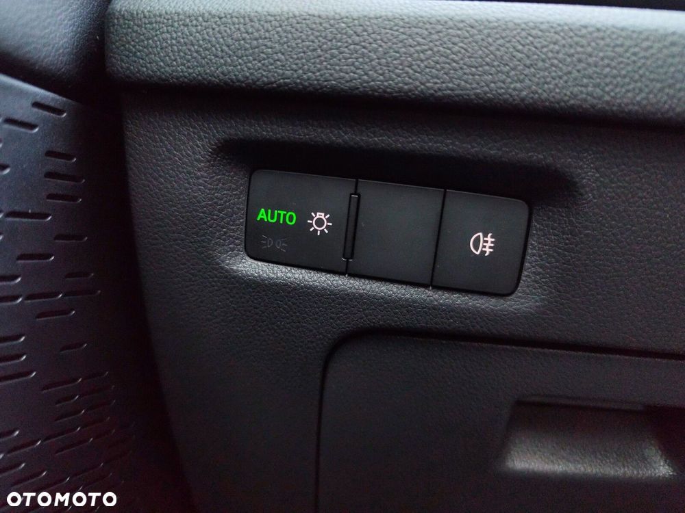 Skoda Octavia 1.5 TSI mHEV Selection DSG - 21