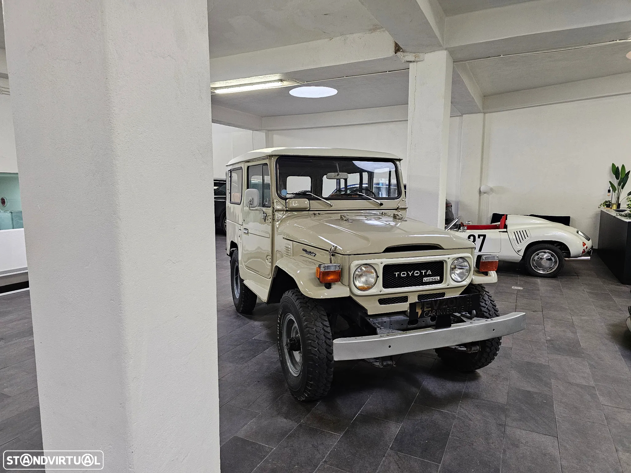 Toyota Land Cruiser - 23