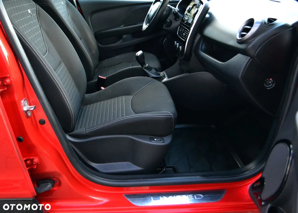 Renault Clio 1.2 16V 75 LIMITED - 10