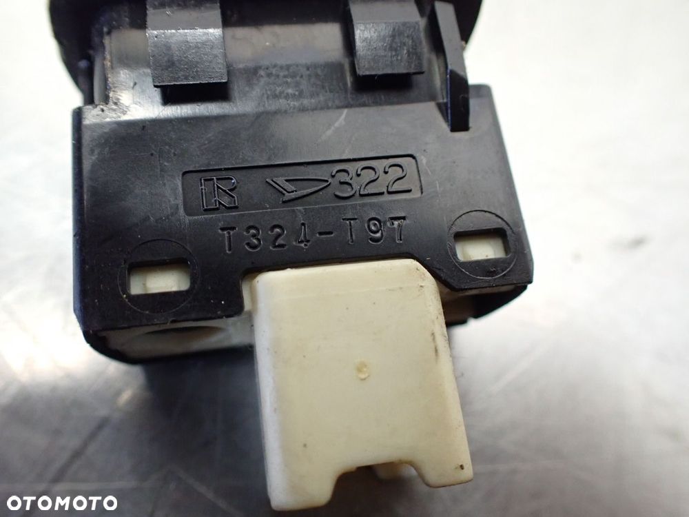 PRZEŁĄCZNIK ŚWIATEŁ PRZECIWMGIELNYCH DAIHATSU TERIOS 1.3 - 4