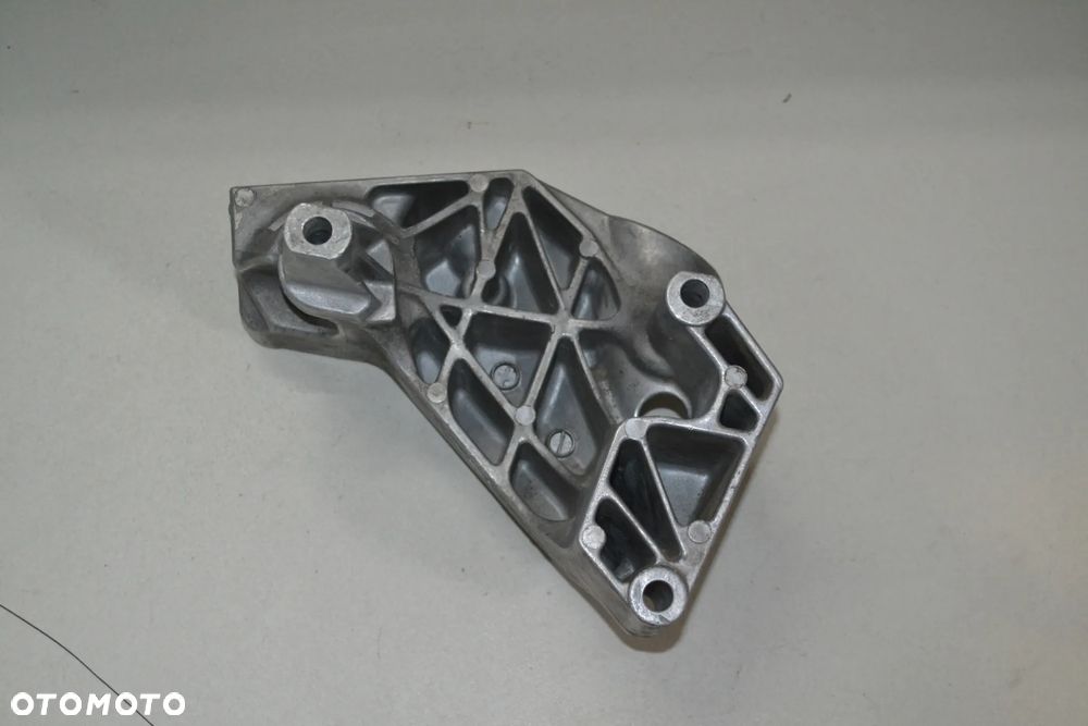 VW AUDI SEAT SKODA 1,6 B ŁAPA MOCOWANIE SILNIKA 038199207J - 3