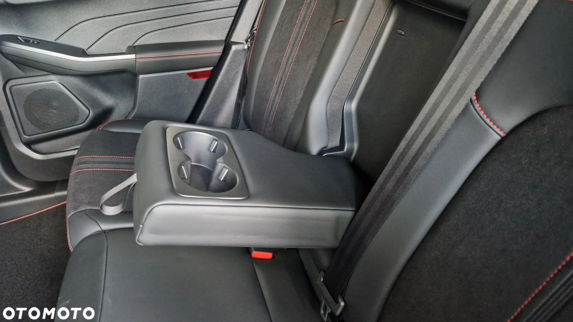 Ford Kuga 2.5P PHEV FWD ST-Line X eCVT - 12