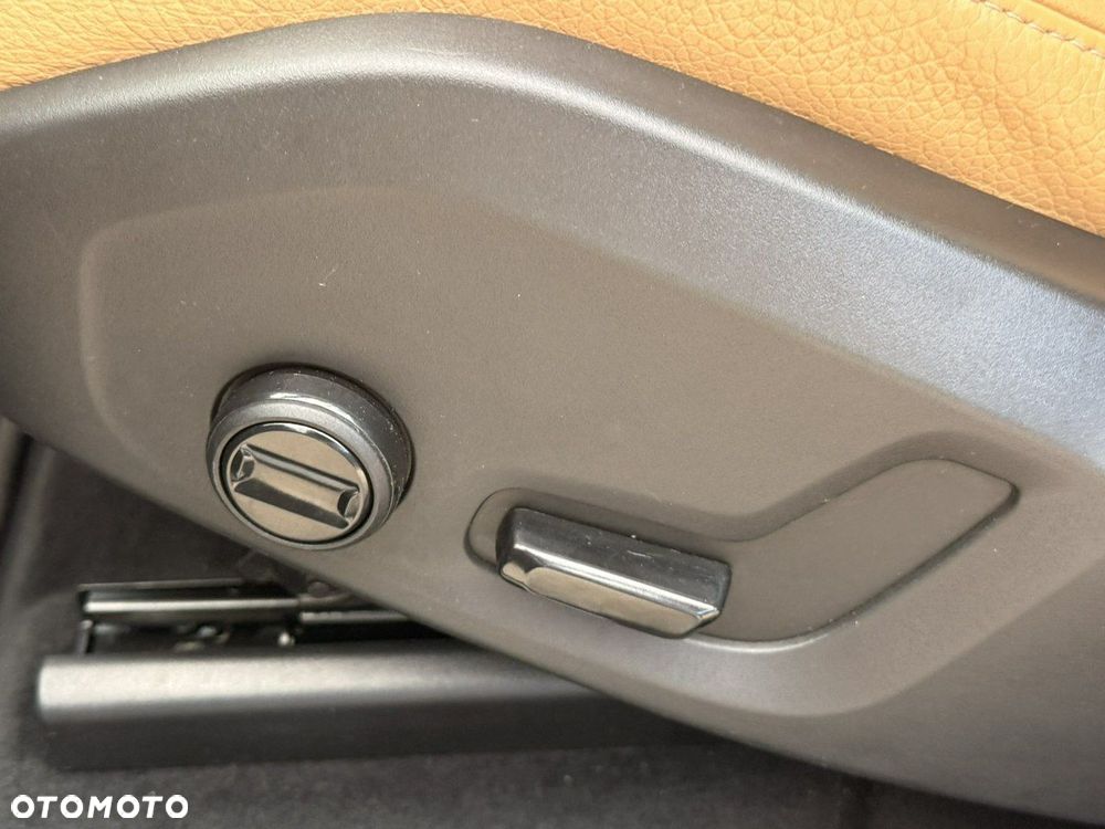 Volvo XC 60 D4 AWD Momentum - 14