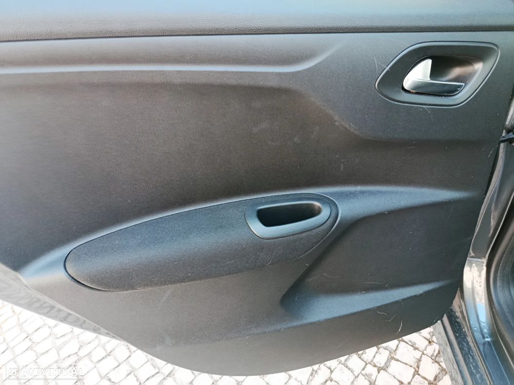 Citroën C-Elysée 1.6 HDi Exclusive - 12