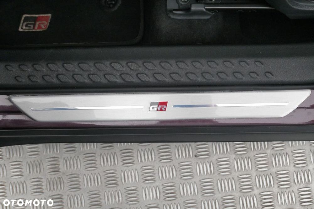 Toyota C-HR - 34
