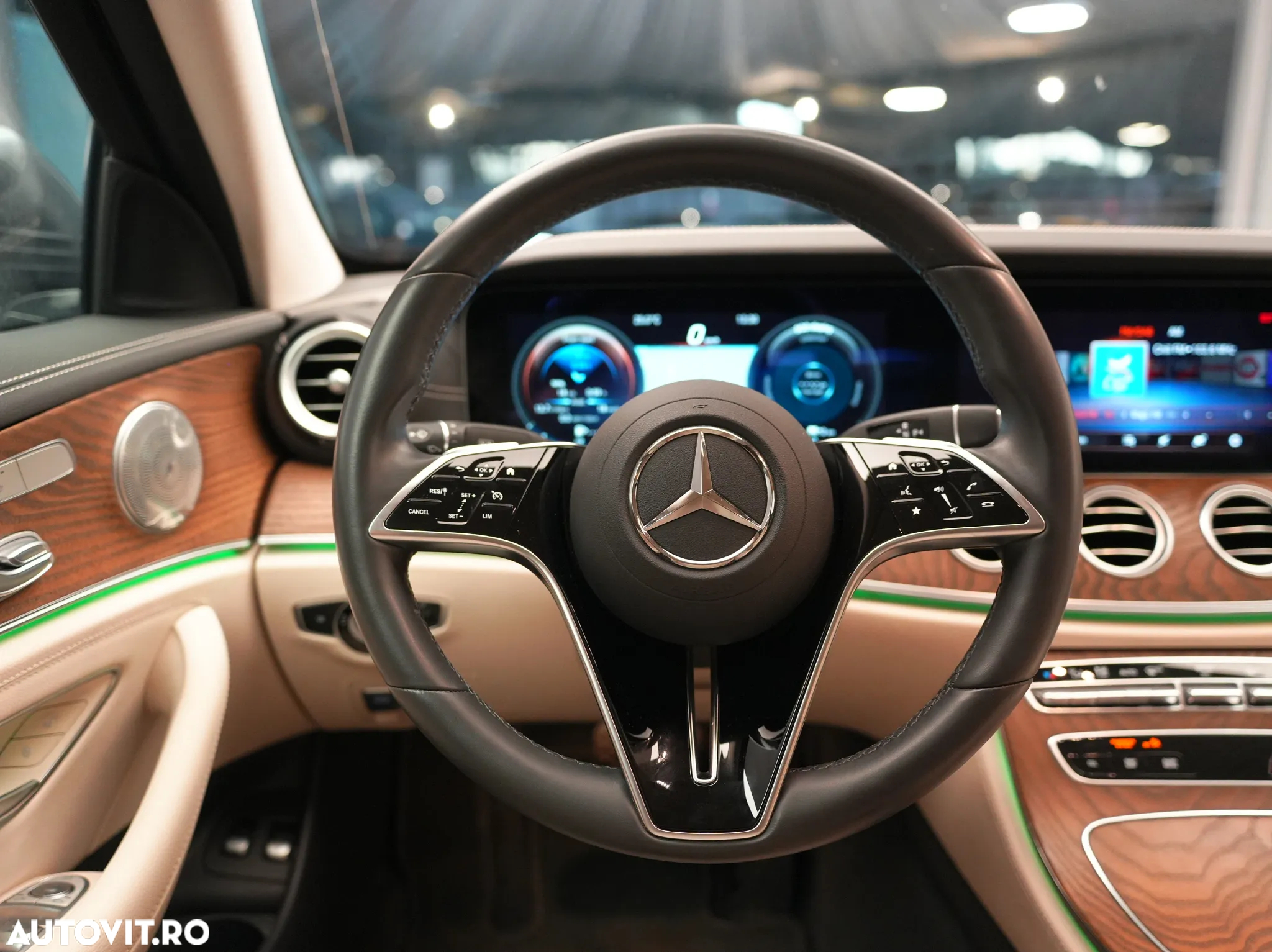 Mercedes-Benz E 300e 9G-TRONIC - 19