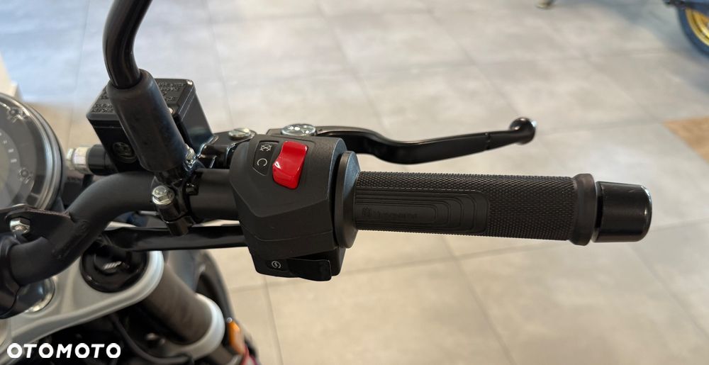 Husqvarna Svartpilen - 10