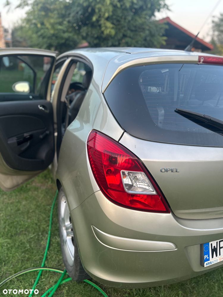 Opel Corsa 1.4 16V Cosmo - 10