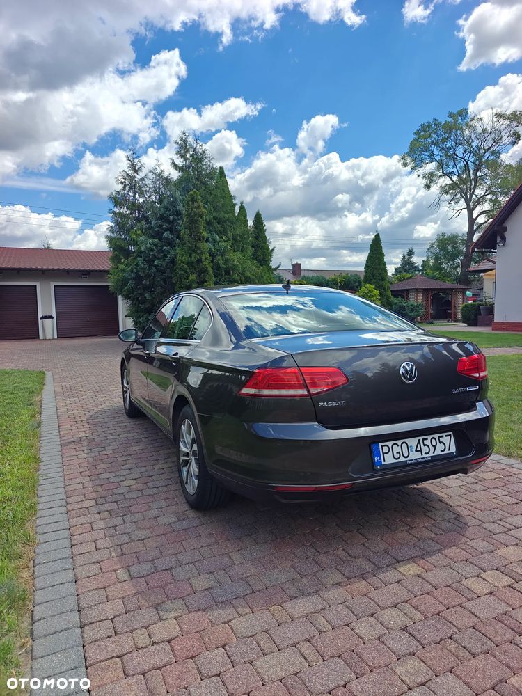 Volkswagen Passat 2.0 TDI SCR DSG Business - 4