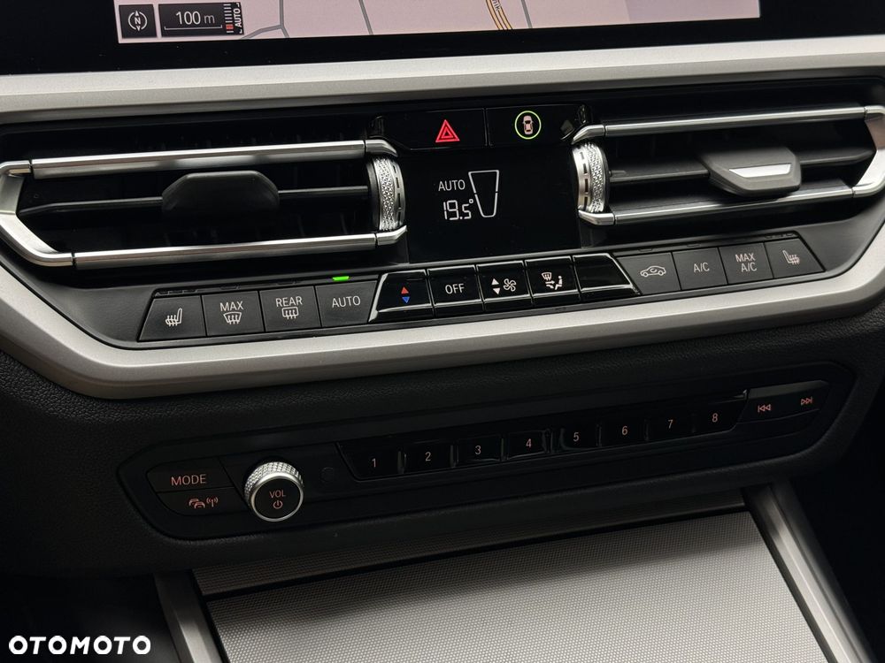 BMW Seria 3 318i - 26