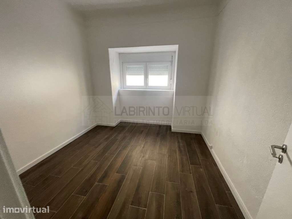 Arrenda-se T2 Totalmente Remodelado com 2 Terraços Próximo das Amor... - Grande imagem: 4/10