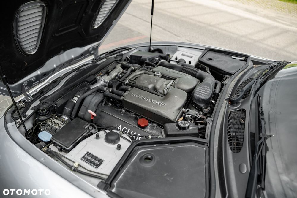 Jaguar XK8 - 35